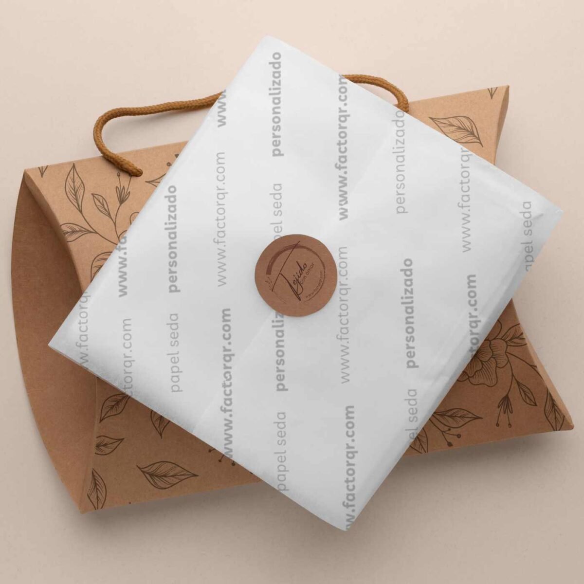 papel de envoltura con logo